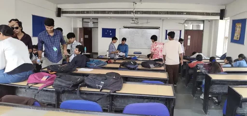 Amity University Lucknow Academic Building photo 13